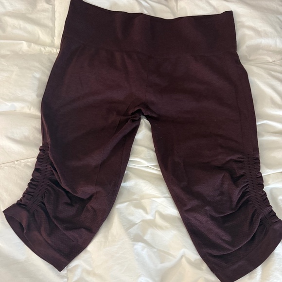 LULULEMON Women’s In The Flow Crop Burgundy Leggings - Size 12 - Picture 1 of 4